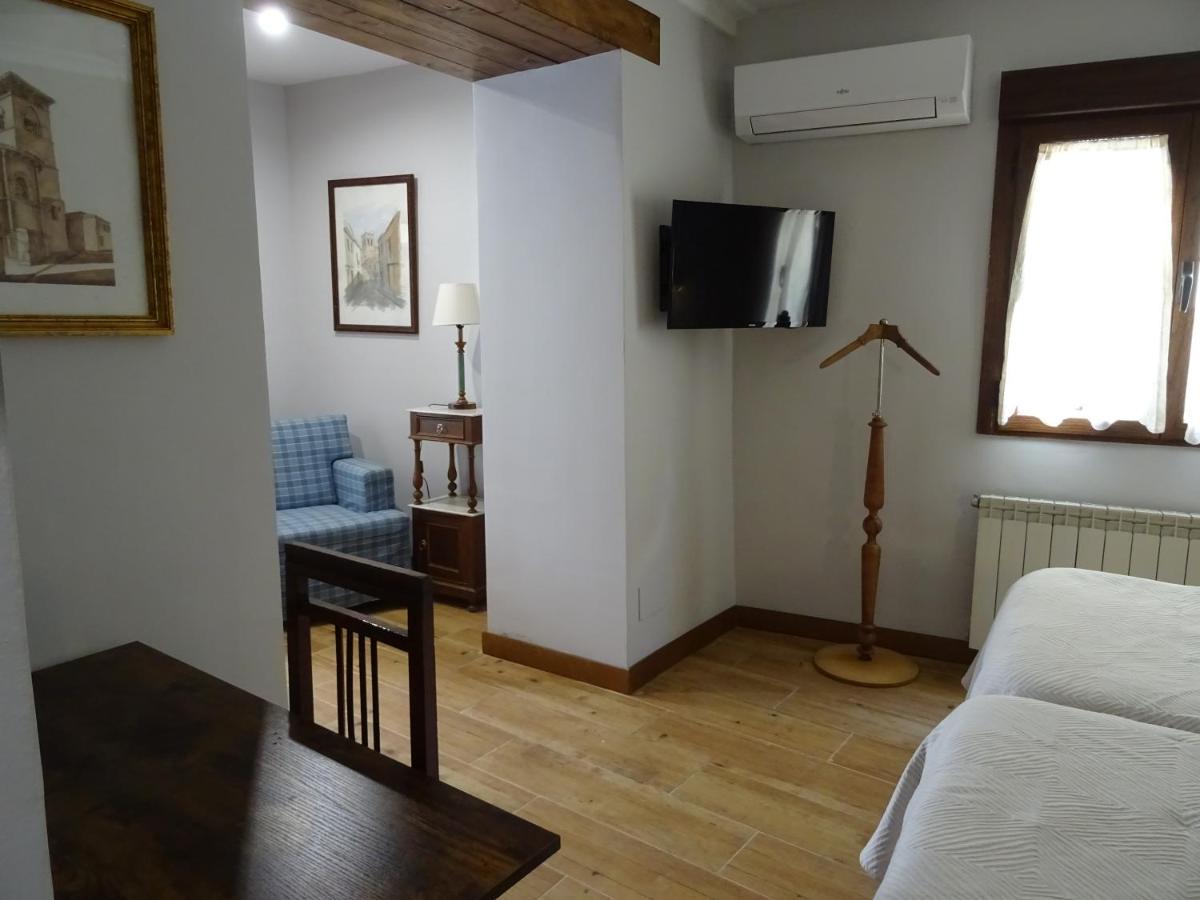 El Escudo De Calatrava Hotell Mohedas de la Jara Eksteriør bilde