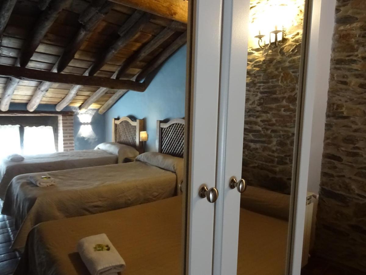 El Escudo De Calatrava Hotell Mohedas de la Jara Eksteriør bilde